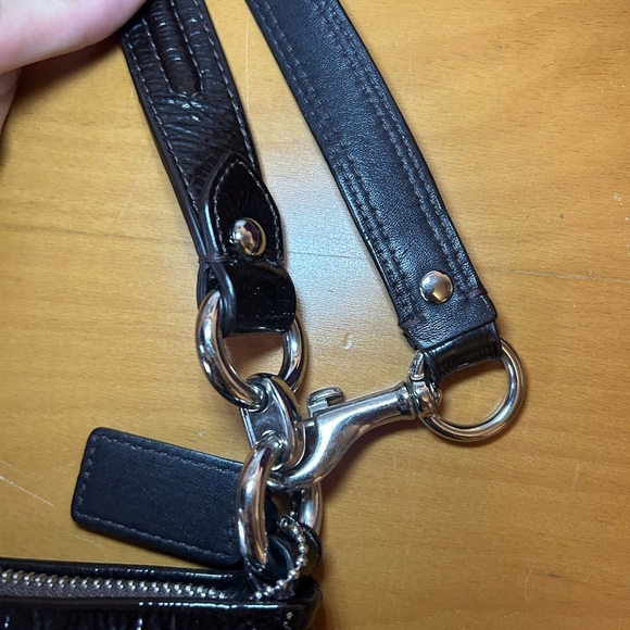 Vintage Leather Coach crossbody/shoulder bag - Picture 8 of 16